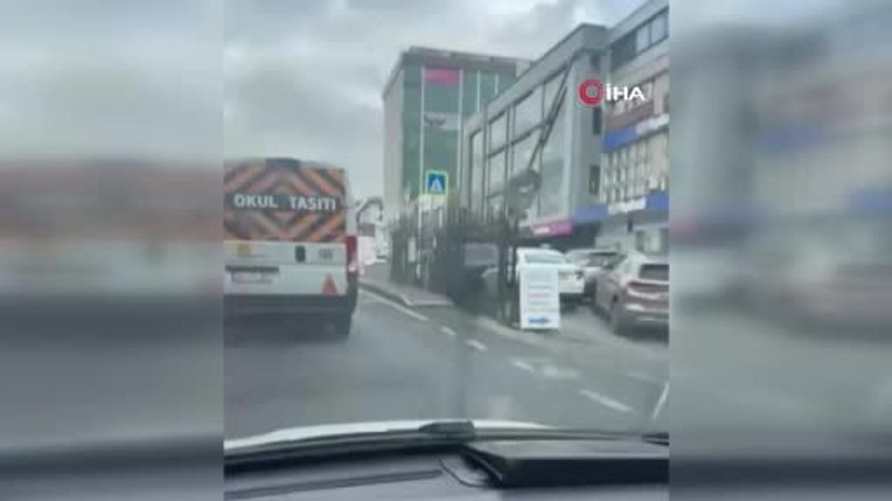 Başakşehir'de banka çıkışında silahlı gasp girişimi: İş adamı karşılık verdi, zanlılar kaçtı