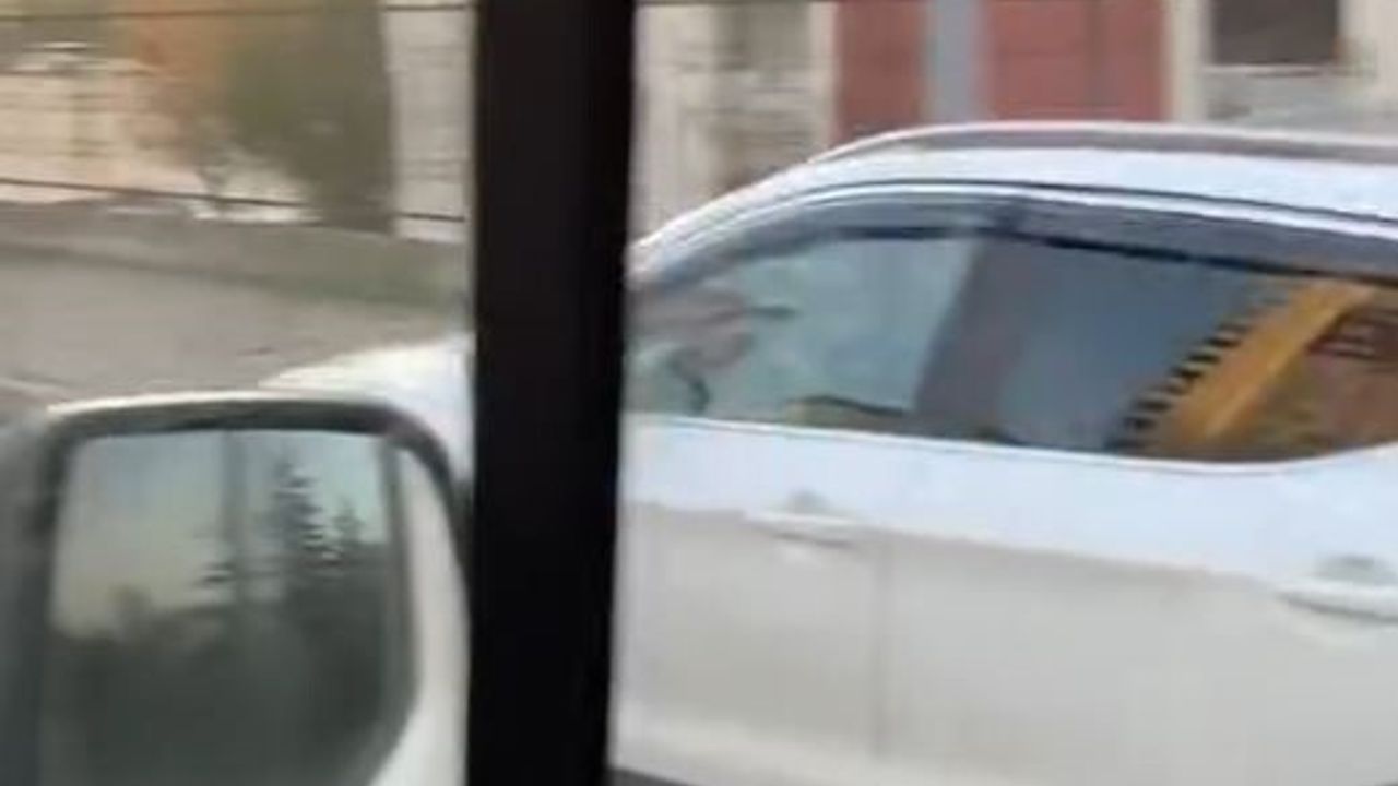 Başakşehir'de trafikten kaçan sürücüler bisiklet yolunda tepkilere neden oldu