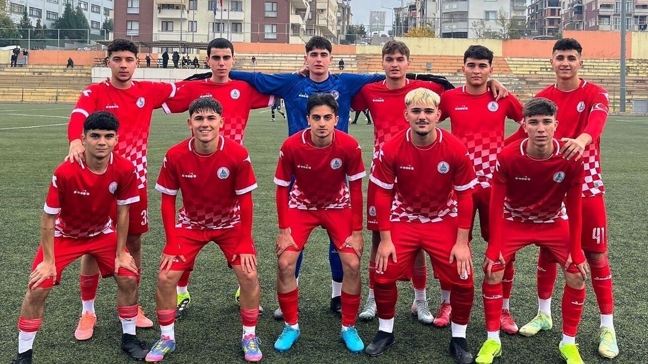 Başiskele Belediyespor ile Körfez Gençlerbirliği 1-1 berabere kaldı