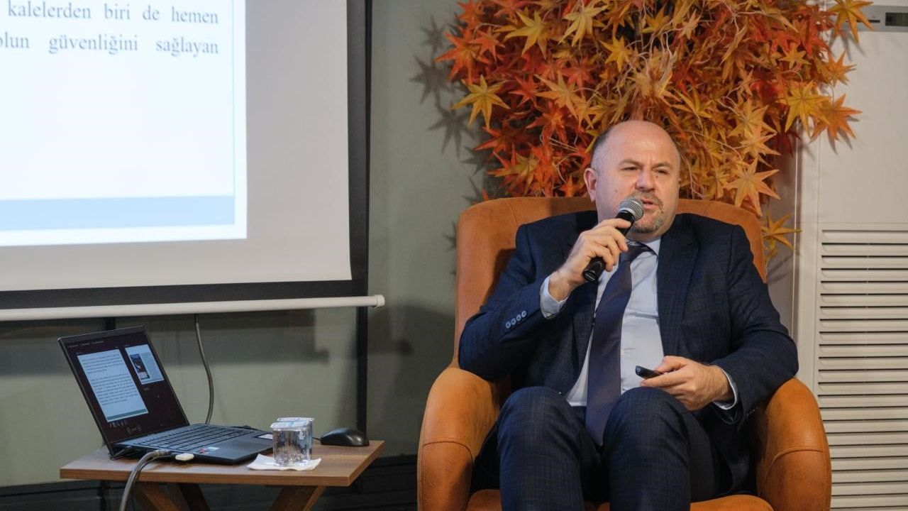 Başiskele'de Kitaphane Söyleşisi: Çobankale Kazıları ve Bölge Tarihi