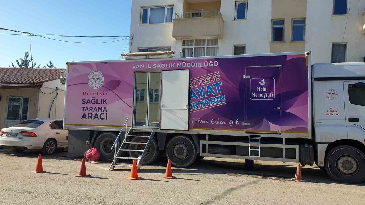 Başkale'de Mobil Mamografi Aracıyla Ücretsiz Meme Kanseri Taraması