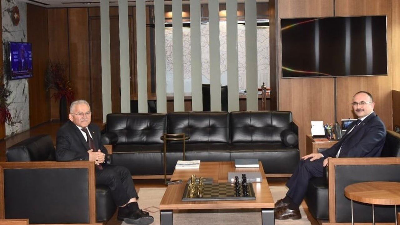 Başkan Büyükkılıç Ankara'da ulaşım ve spor görüşmeleri