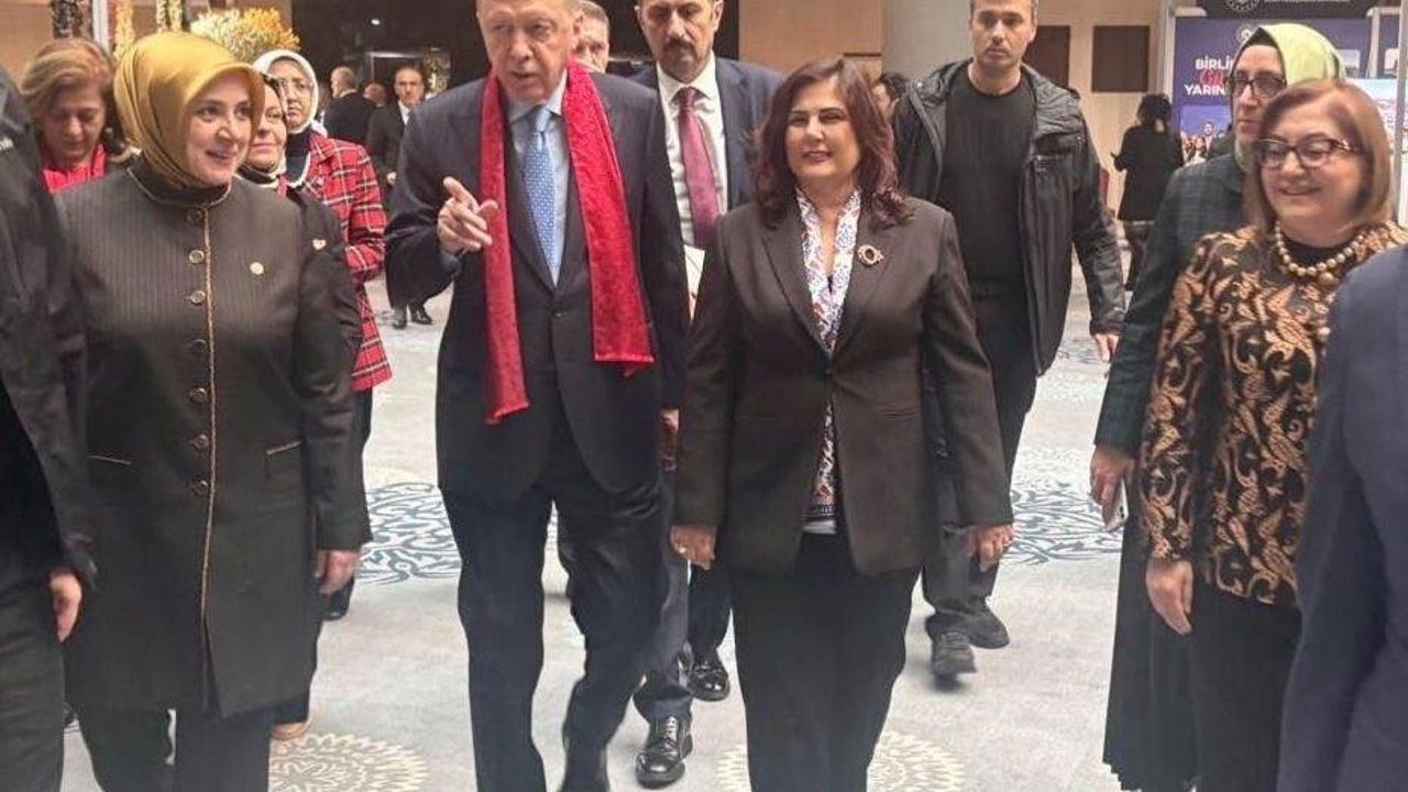 Başkan Çerçioğlu Cumhurbaşkanı Erdoğan’a Aydın’ın Yöresel Hediyelerini Takdim Etti