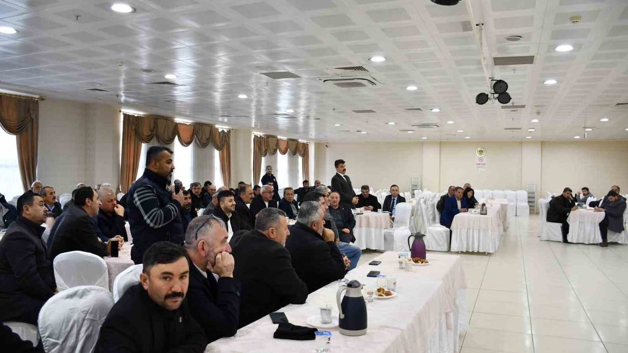 Başkan Doğan Vezirköprü’de muhtarlarla bir araya geldi