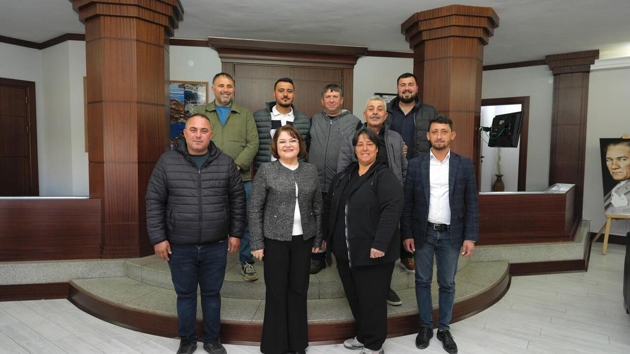 Başkan Gençay Balat, Akköy ve Akyeniköy pazar esnafını ağırladı