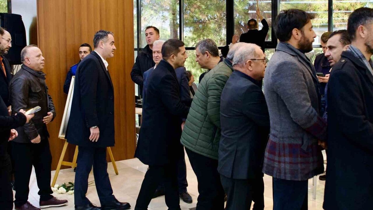 Başkan Günel, Gülşah Durbay için taziye ziyaretinde bulundu