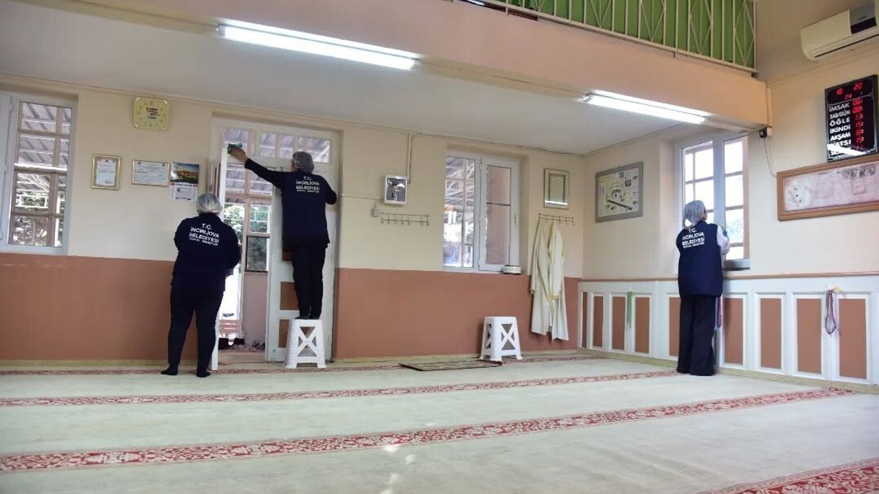 Başkan Kaya: Camilerimizde huzurlu ibadet ortamı oluşturuyoruz