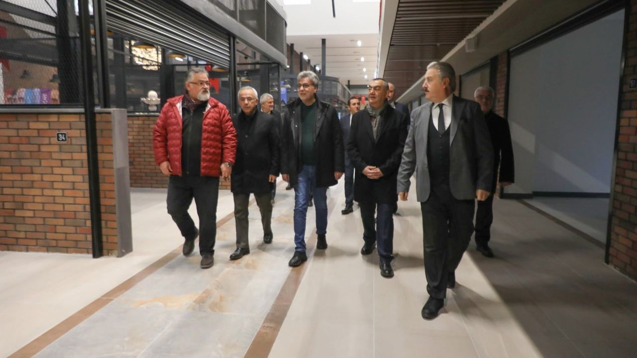 Başkan Palancıoğlu KAYSO heyetine Çarşı Melikgazi ve Havacılık Lisesi’ni tanıttı