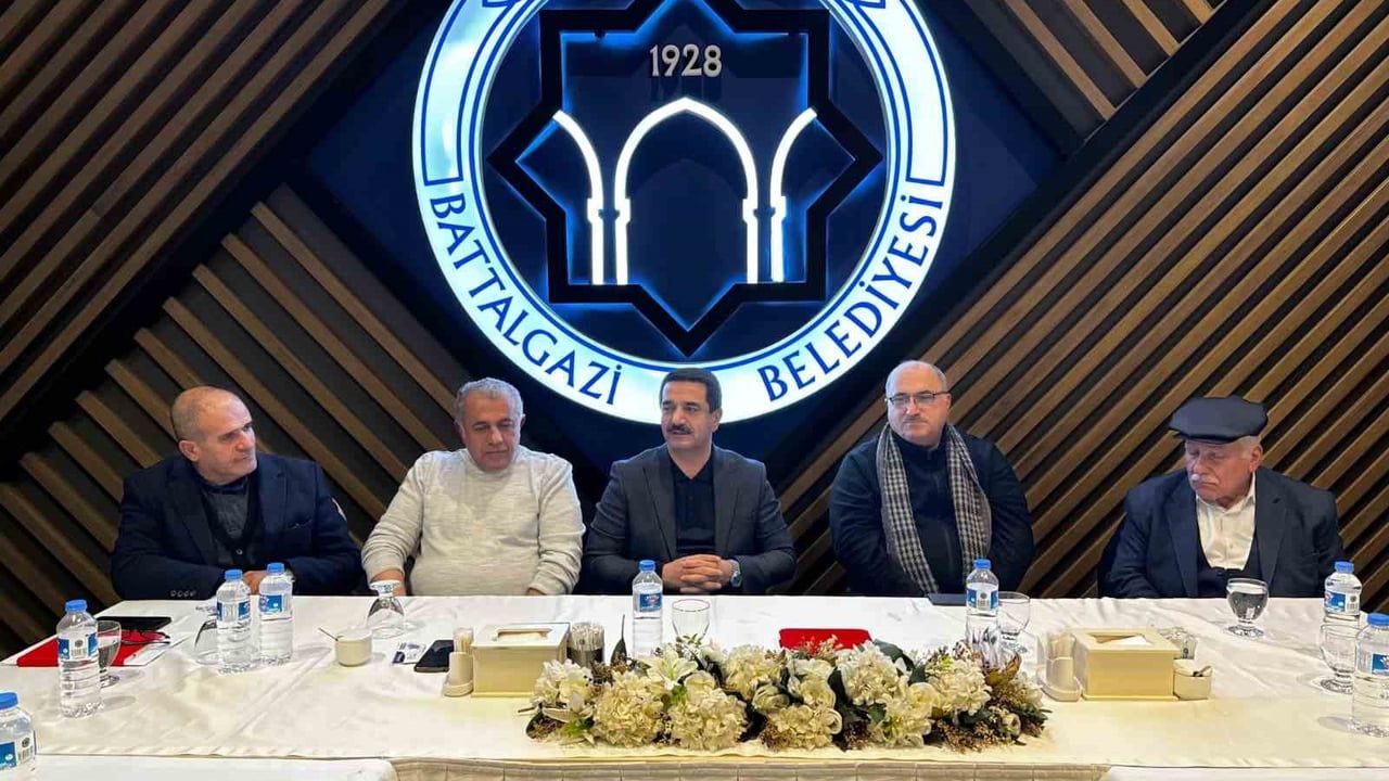 Başkan Taşkın muhtarlarla istişare toplantısında buluştu