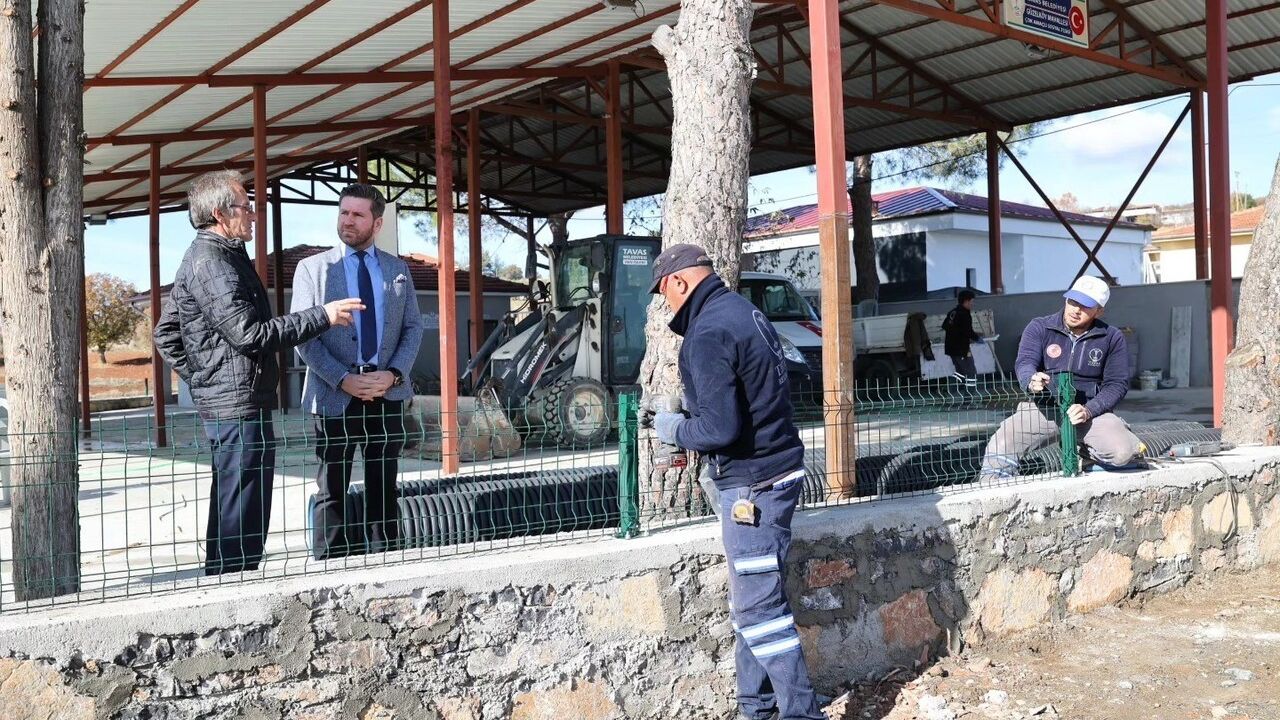 Başkan Tatık Güzelköy Mahallesi Sosyal Tesisi'ndeki Onarımları Yerinde İnceledi