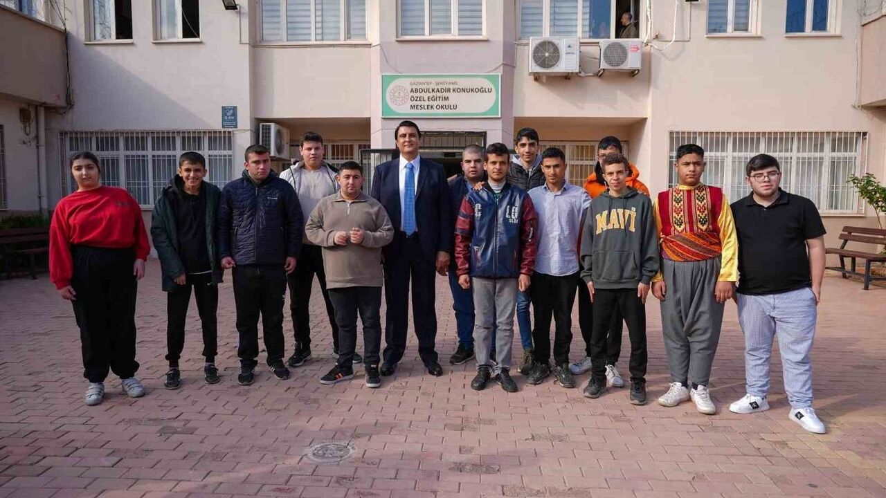 Başkan Umut Yılmaz’dan özel eğitim okuluna ziyaret: "Her zaman yanlarındayız"