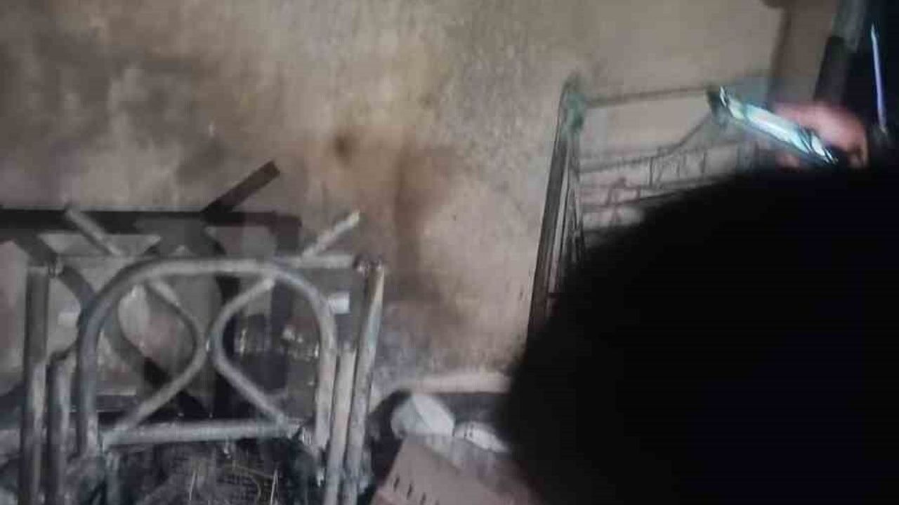 Batman’da 4’üncü kat merdiven boşluğunda yangın söndürüldü