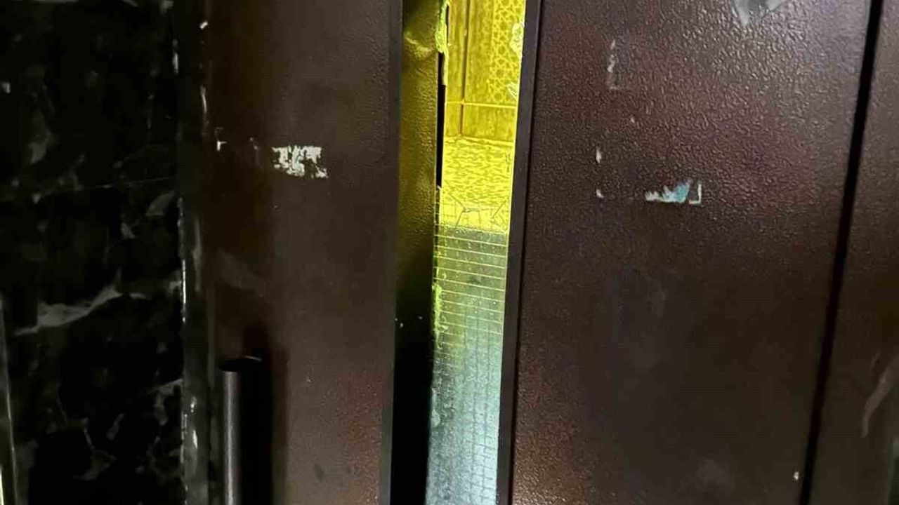 Batman'da asansörde mahsur kalan vatandaş itfaiye tarafından kurtarıldı