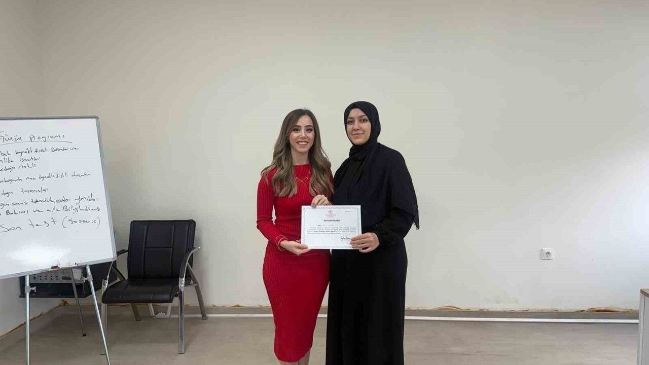 Batman’da ebeler yeni doğan bakımı eğitimi aldı