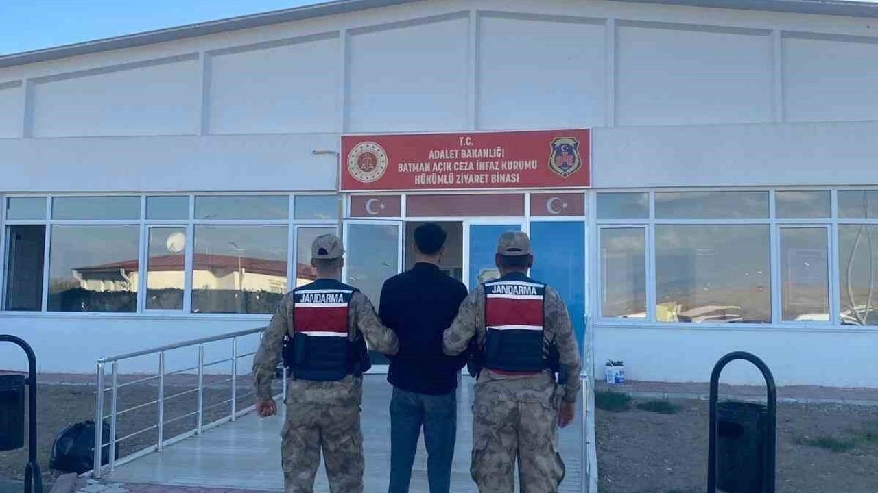 Batman'da jandarmadan eş zamanlı operasyon: 21 kişi yakalandı