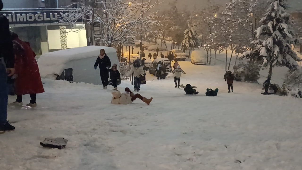Batman’da yılların ardından kar coşkusu
