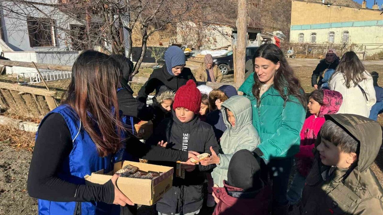 Bayburt'ta 3 Aralık Dünya Engelliler Günü'nde öğrenciler için binicilik etkinliği
