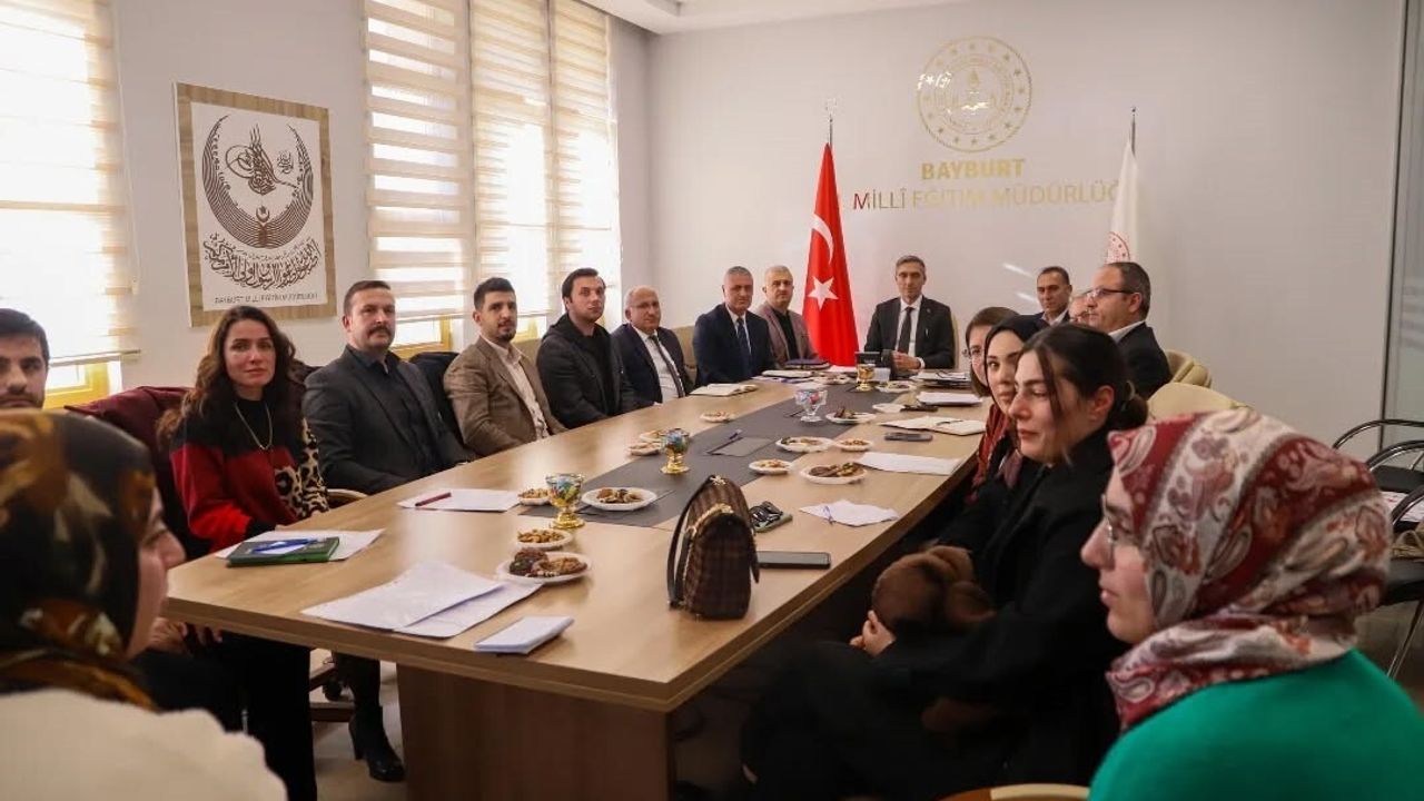 Bayburt’ta birleştirilmiş sınıf öğretmenleriyle değerlendirme toplantısı