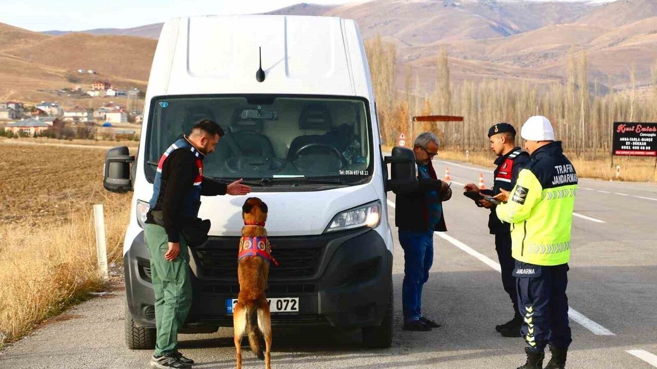 Bayburt’ta Jandarma Kış Trafik Denetimi Yaptı