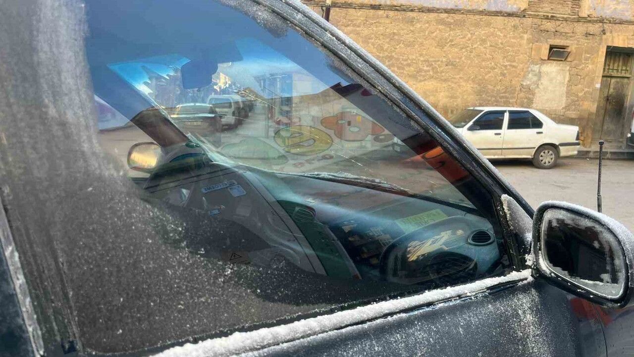 Bayburt'ta Kuru Soğuk ve Aralıklı Kar Devam Ediyor