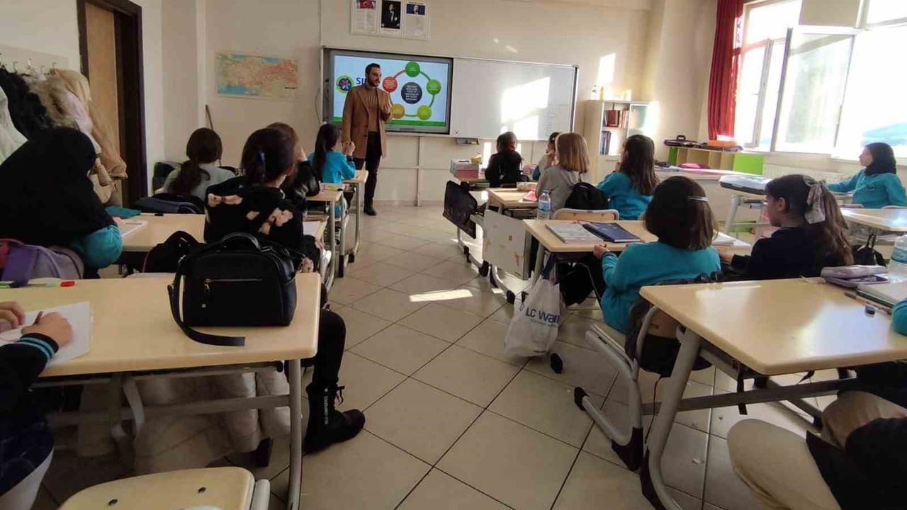 Bayburt’ta öğrenciler 'Sıfır Atık ve Çevre Farkındalığı' eğitimi aldı