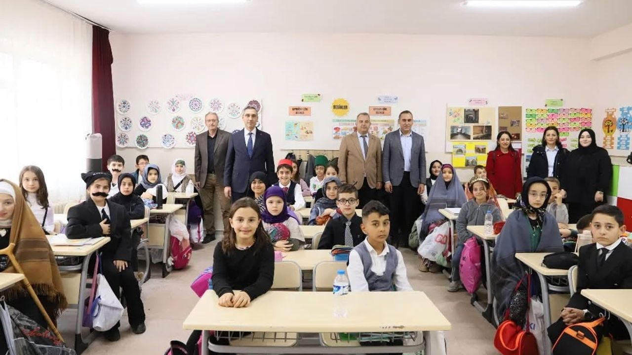 Bayburt’ta Okuma Halkaları ile ilkokul öğrencilerine kitap sevgisi kazandırılıyor