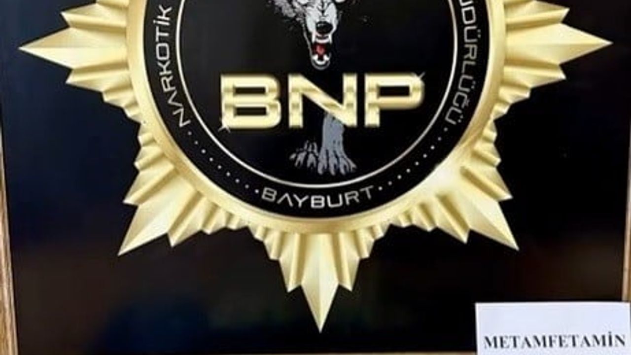 Bayburt'ta operasyon: İran uyruklu M.M.'nin midesinden 571 gram metamfetamin çıktı