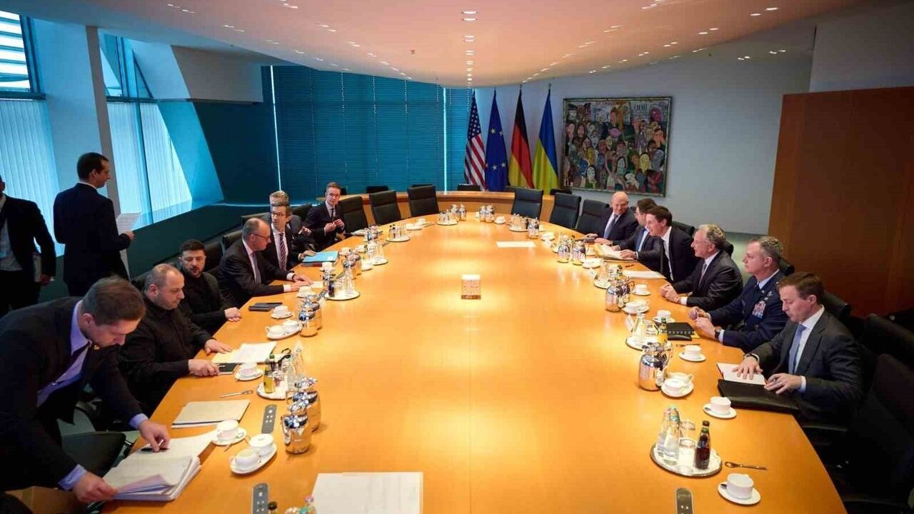Berlin görüşmeleri sonuç vermedi: Zelenskiy ile Trump heyeti 5 saati aşan müzakerede uzlaşamadı