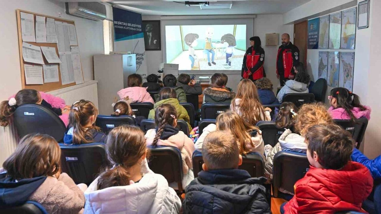 Beşiktaş Belediyesi ikinci sınıf öğrencilerine afet bilinci eğitimi verdi