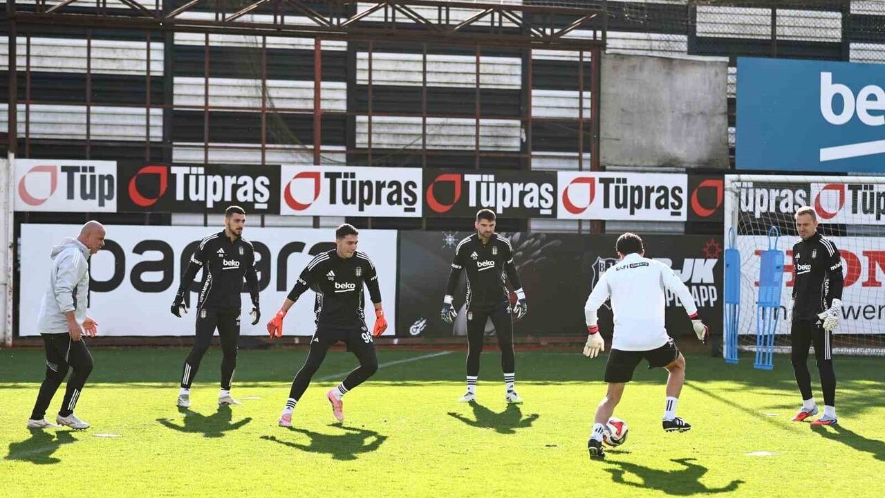 Beşiktaş, Trabzonspor maçı öncesi son antrenmanını tamamladı
