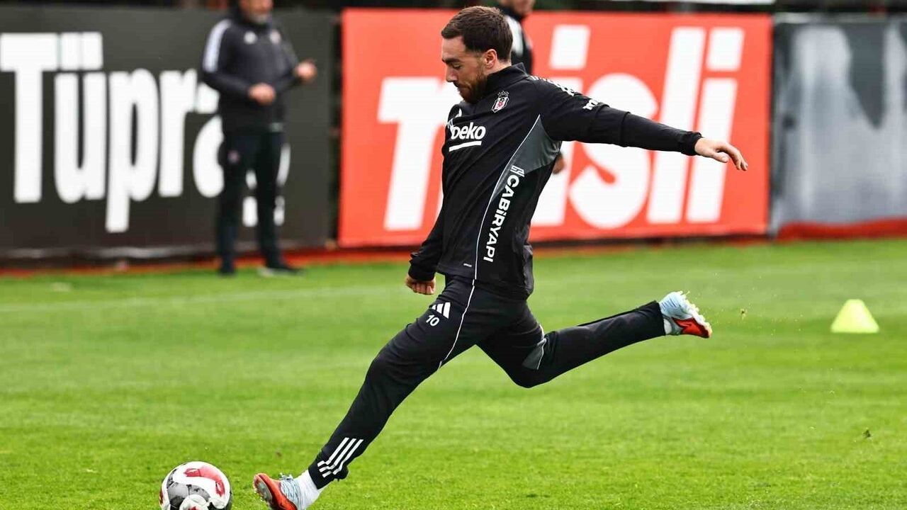 Beşiktaş, Trabzonspor maçı öncesi taktik ve kondisyonla çalıştı