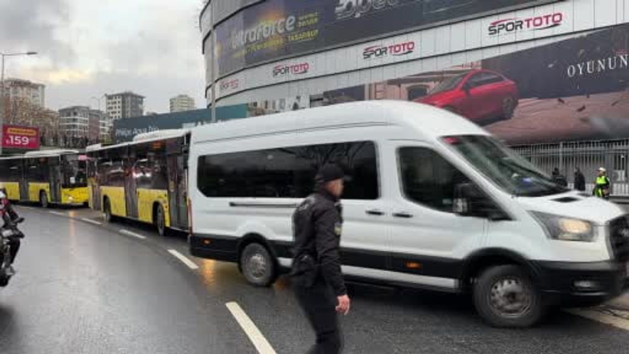 Beşiktaşlı Taraftarlar Kadıköy'e Ulaştı