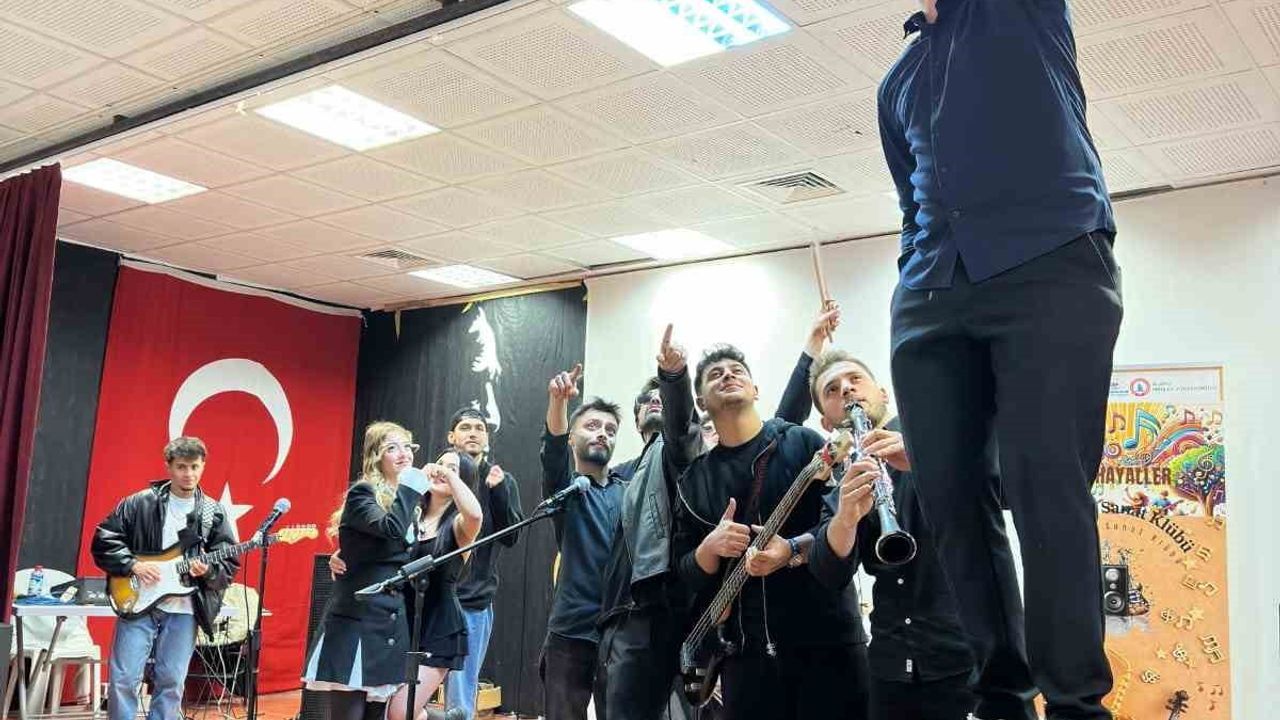 BEUN Alaplı MYO Müzik Topluluğu, Alaplı’daki Öğrenciler İçin Konserler Düzenledi