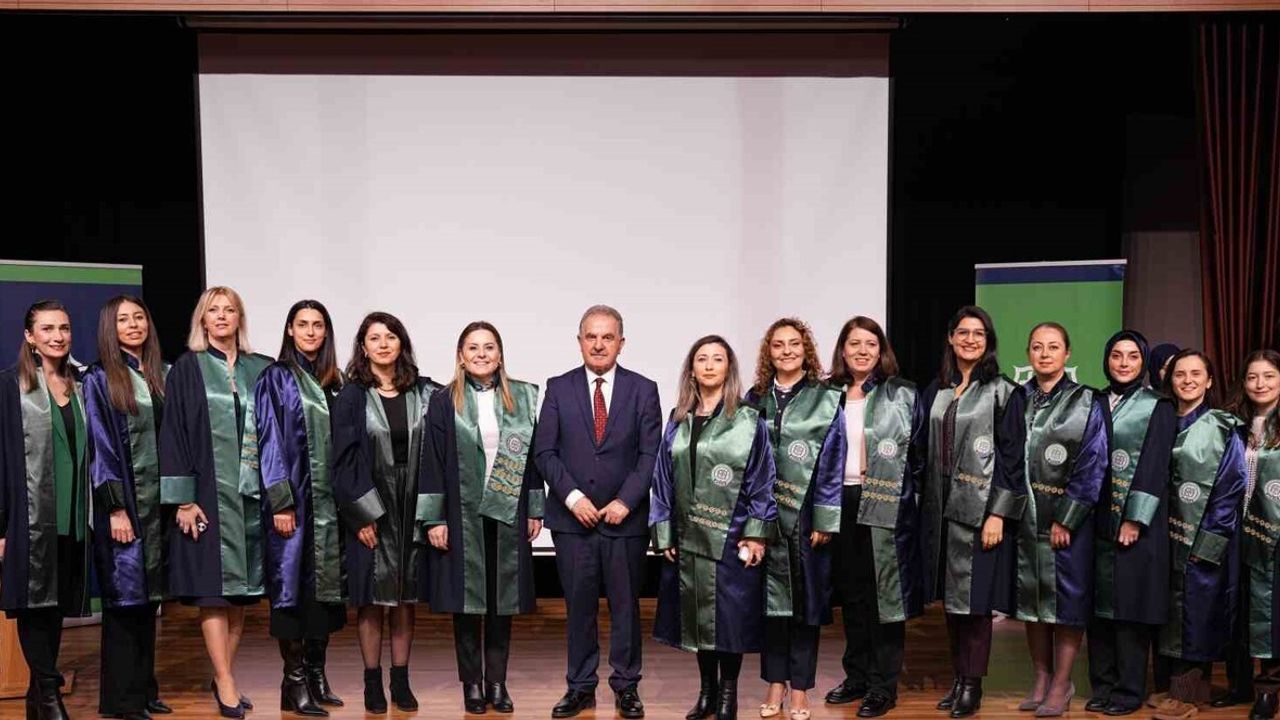 Beyaz önlüklerle mesleğe ilk adım — Kocaeli Sağlık ve Teknoloji Üniversitesi