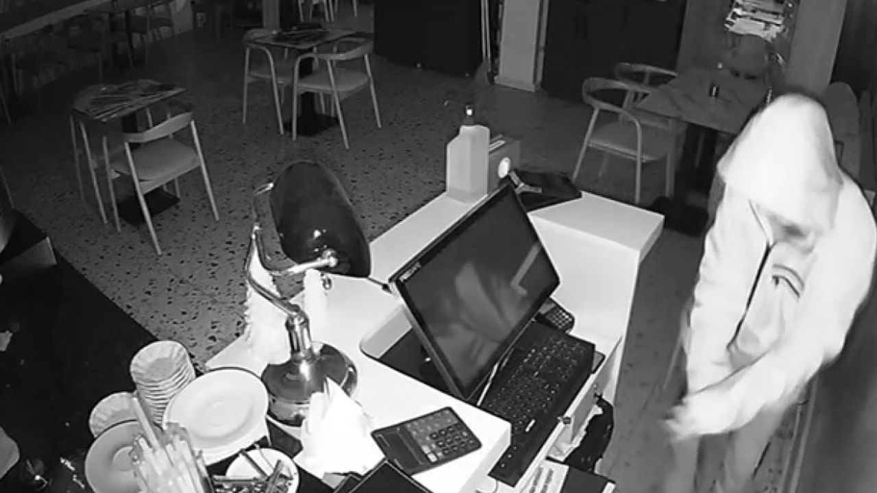 Beylikdüzü'nde 3 işyerinden 51 bin 500 TL çalan şüpheliler yakalandı