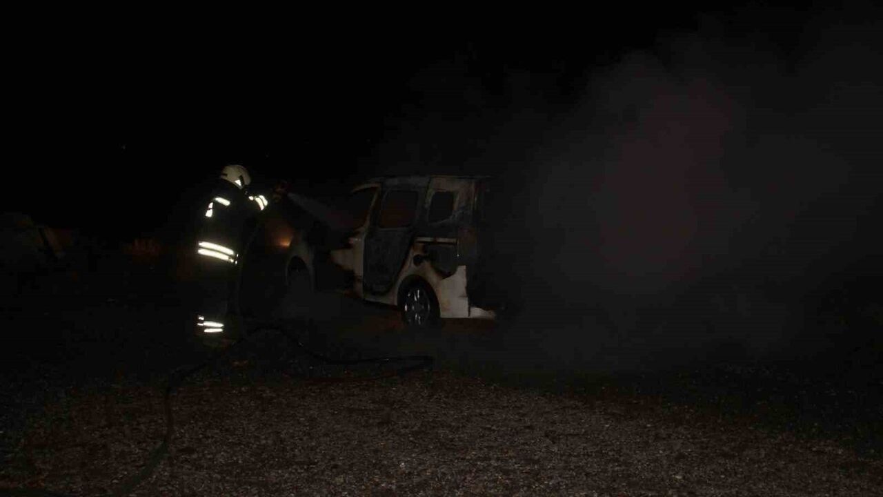 Beyşehir'de tartışma sonrası iddiaya göre aracı ateşe verdi