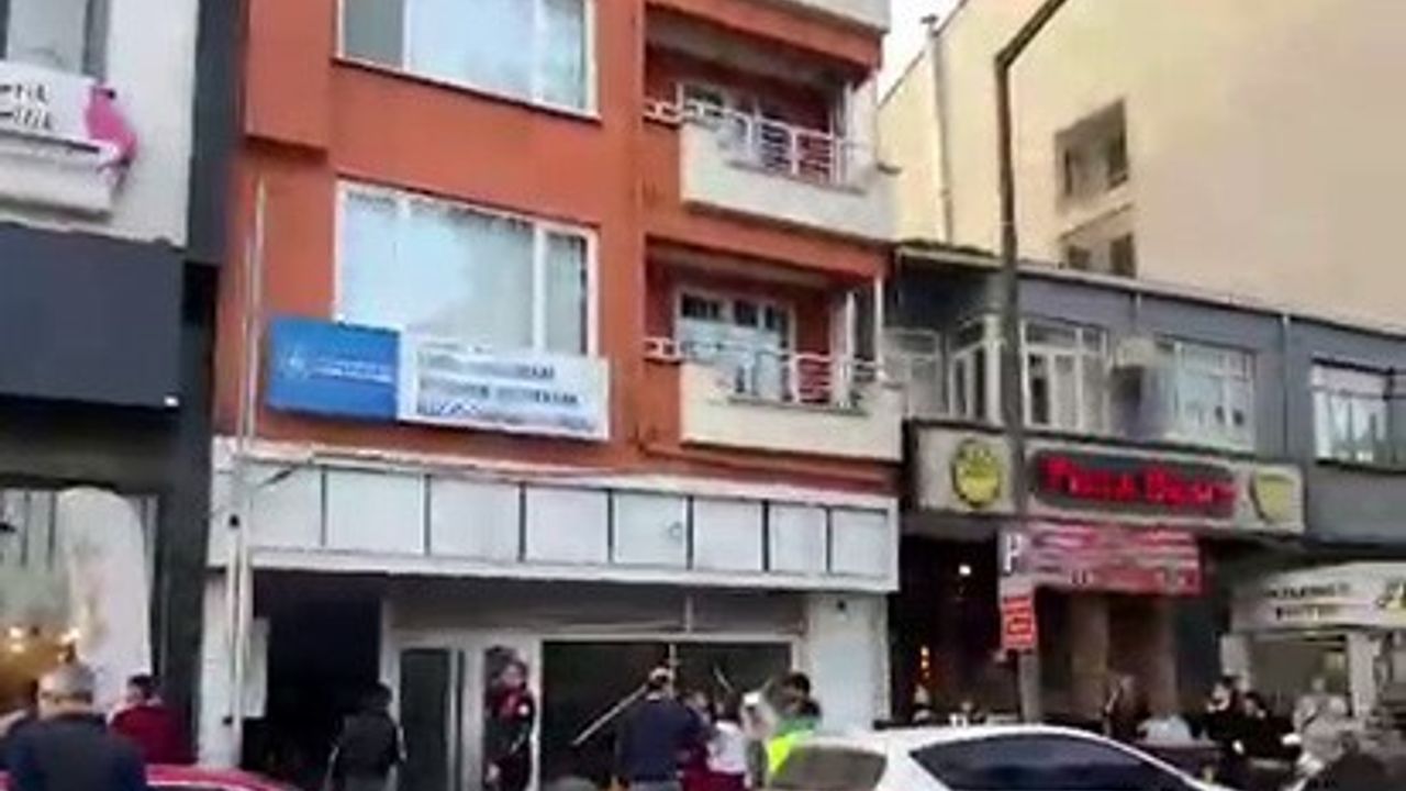Biga’da kız öğrenci yurdunda yangın paniği: 4 öğrenci dumandan etkilendi