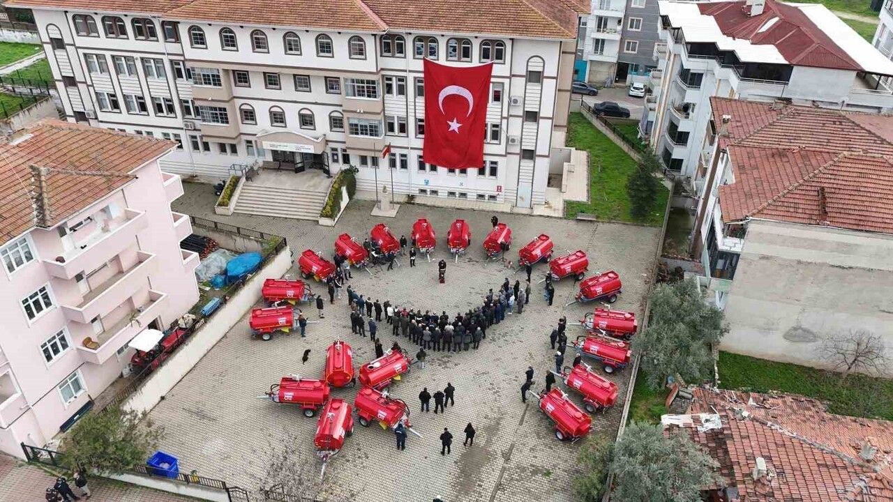 Bilecik'te 20 yeni yangın söndürme tankeri köylere teslim edildi