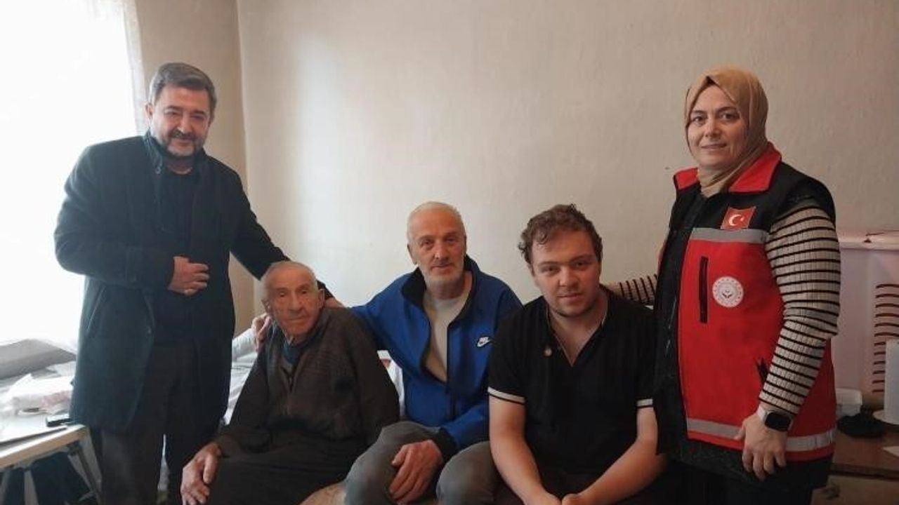 Bilecik'te 5 kuşak bir arada: Hasgül ailesine sosyal hizmet ziyareti