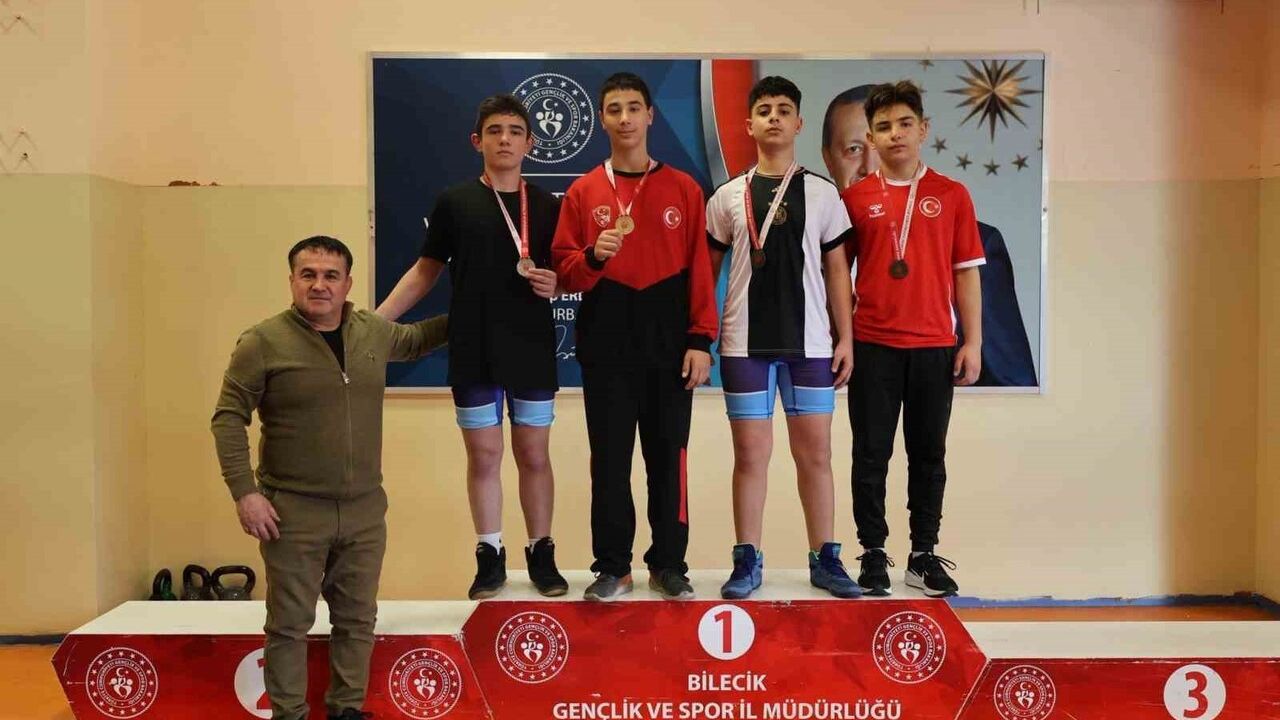 Bilecik'te Genç Güreşçiler: Antrenman ve İl Birinciliği