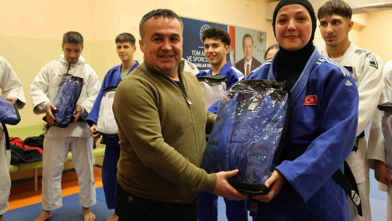 Bilecik’te judoculara moral veren antrenman