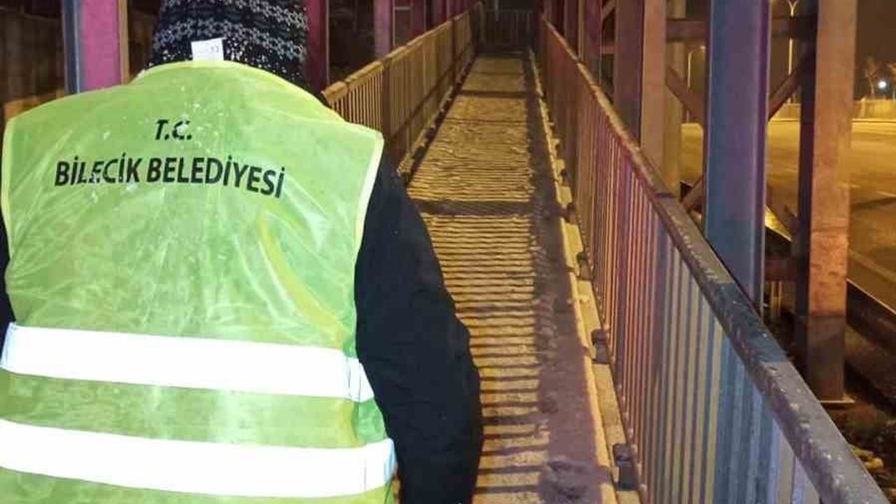 Bilecik'te kar ve don tedbirleri: Ekipler gece boyunca sahada