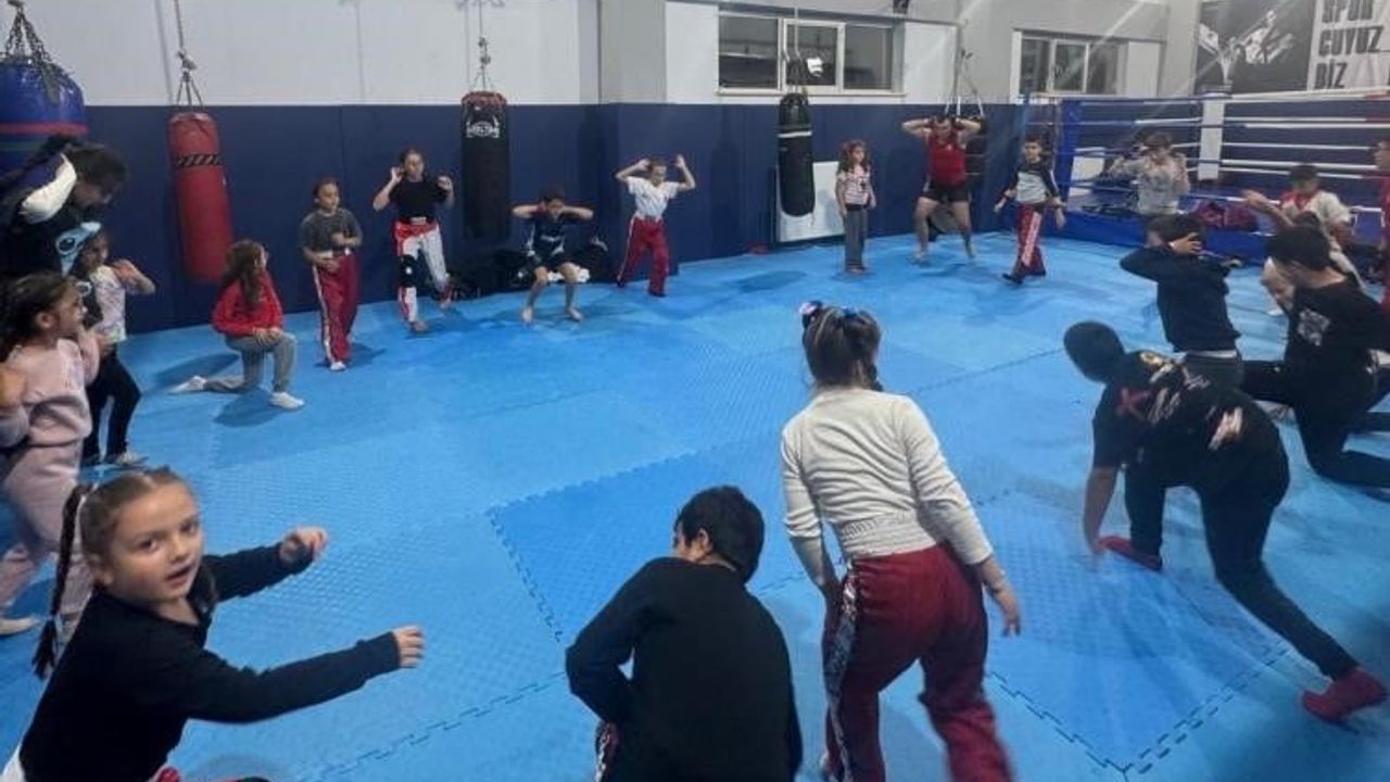 Bilecik'te kick boks spor okullarına gençlerden yoğun katılım