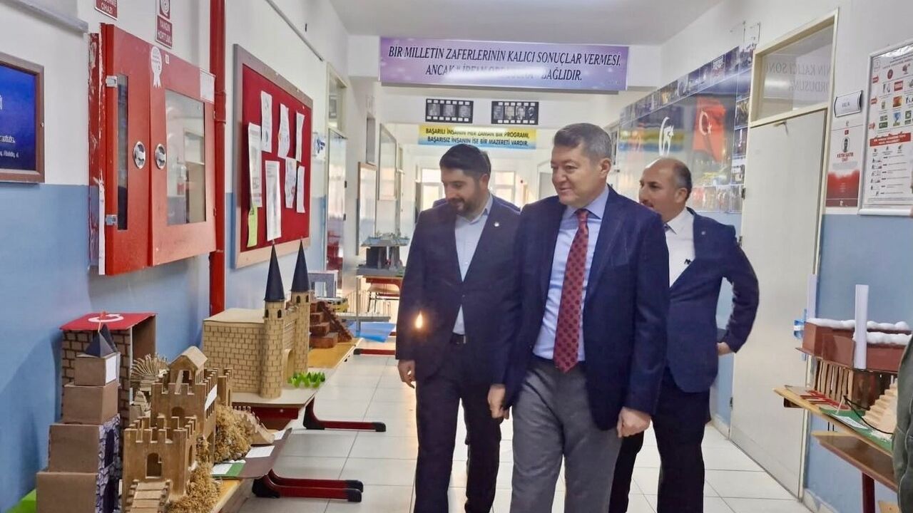 Bilecik'te öğrencilerden hayır çarşısı etkinliği