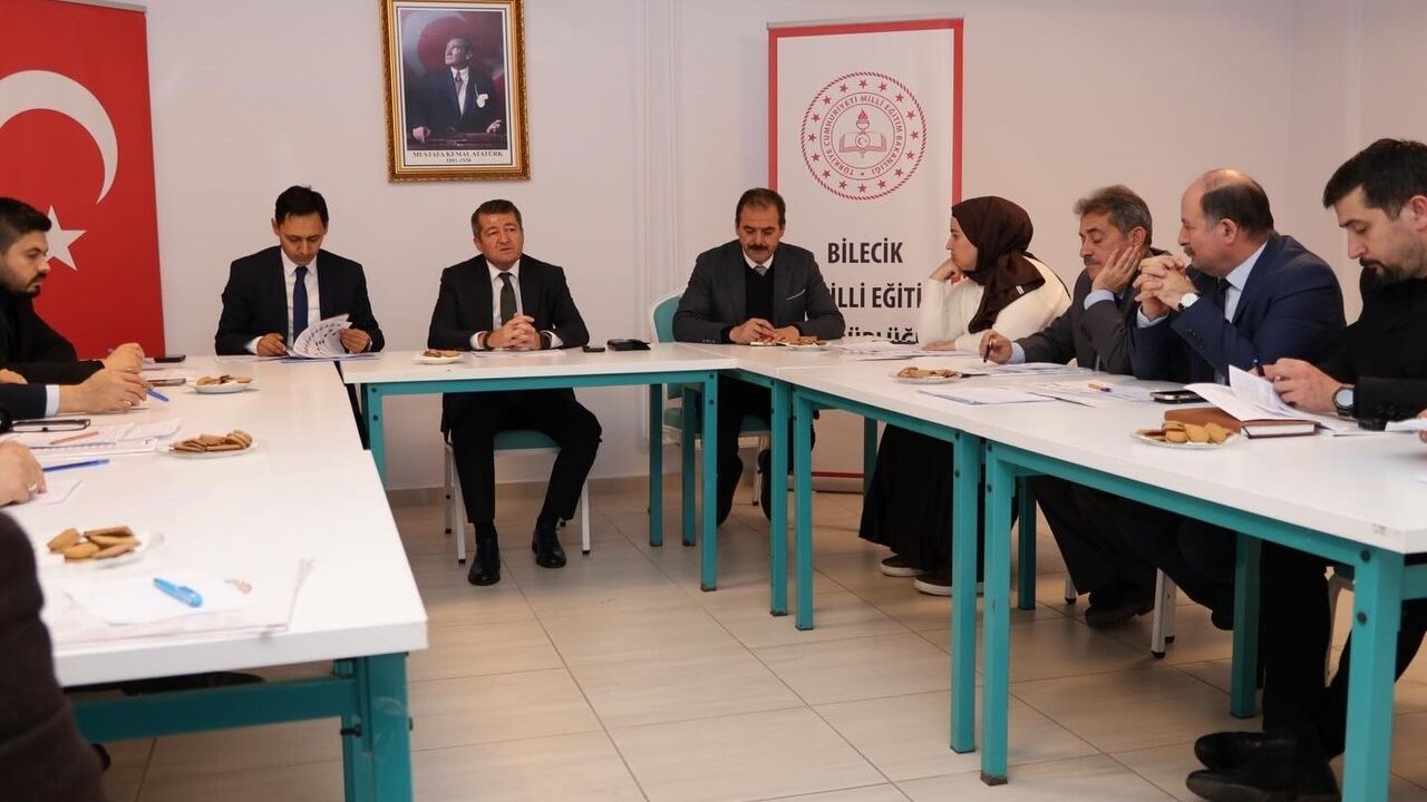 Bilecik’te Ortaokul Müdürleriyle Eğitim-Öğretim Değerlendirme Toplantısı