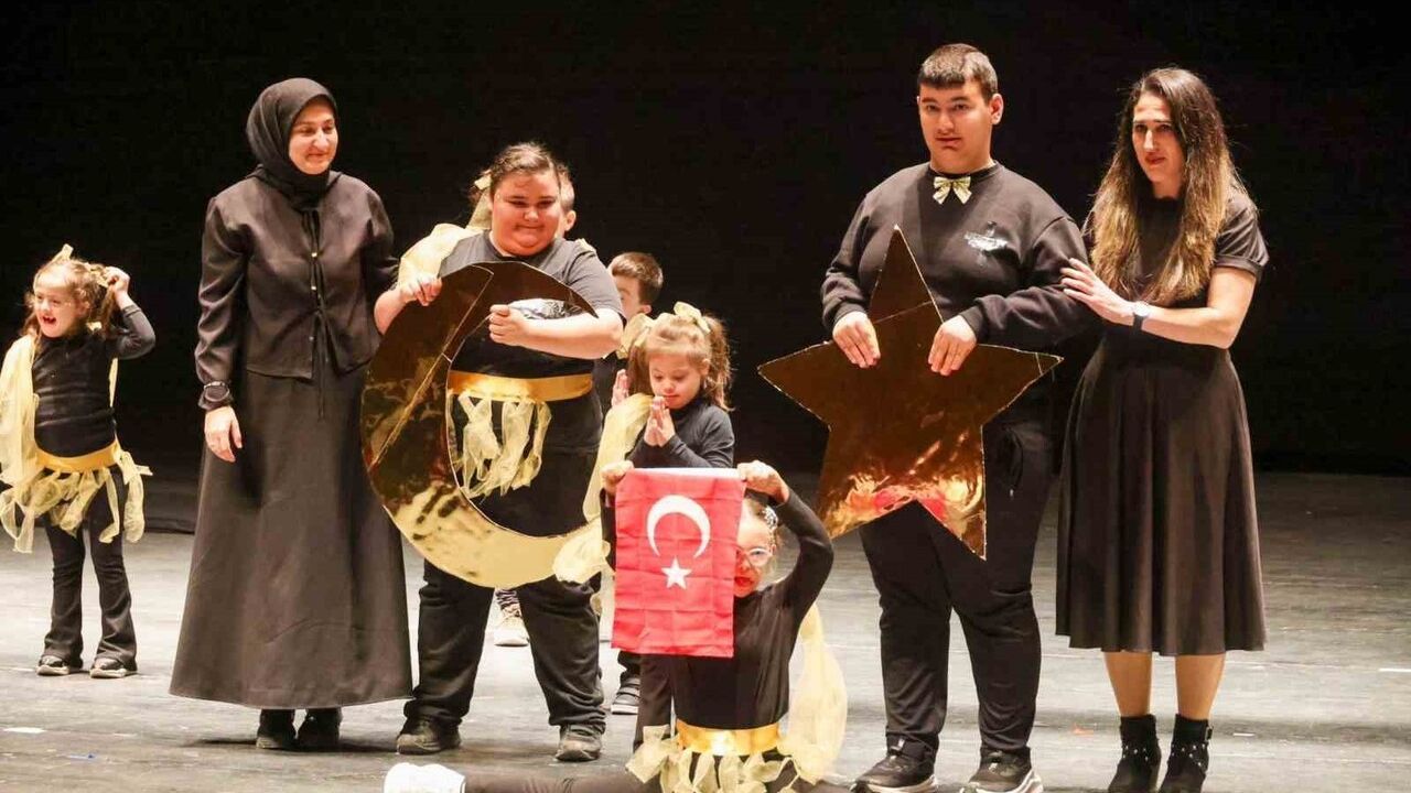 Bilecik'te özel öğrenciler 3 Aralık'ta ayakta alkışlandı