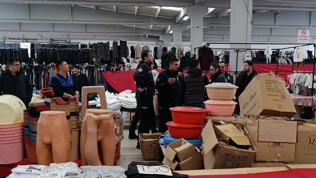 Bilecik'te pazar yerinde zücaciye esnafı kavgası: 2 yaralı