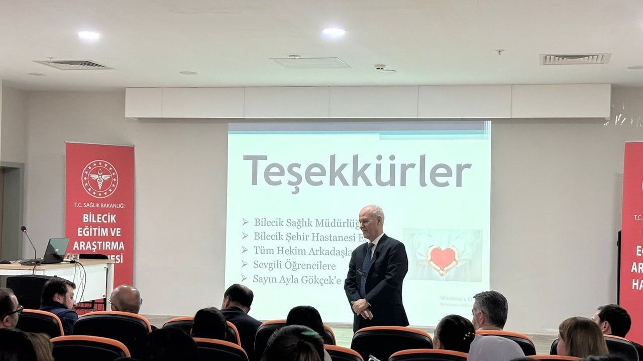 Bilecik’te ’Sizce hatasız hekimlik mümkün mü’ semineri gerçekleştirildi