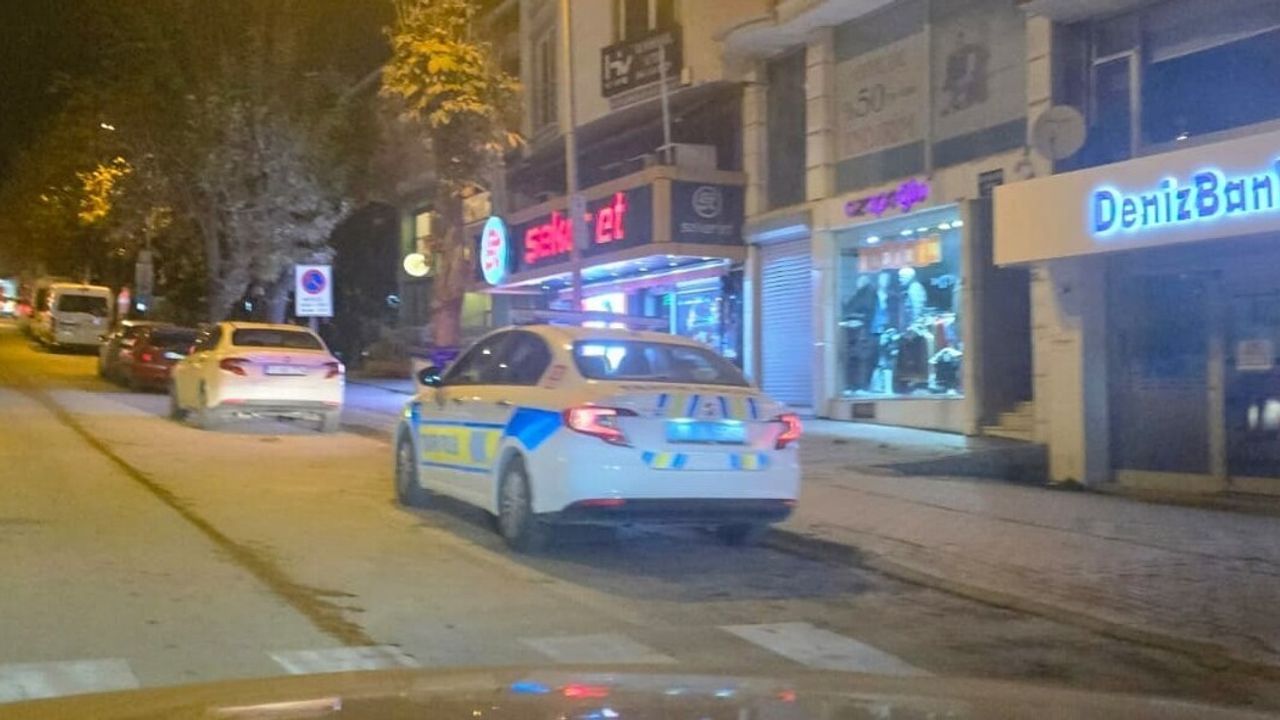 Bilecik'te 'yan bakma' kavgasında iki kişi bıçaklandı