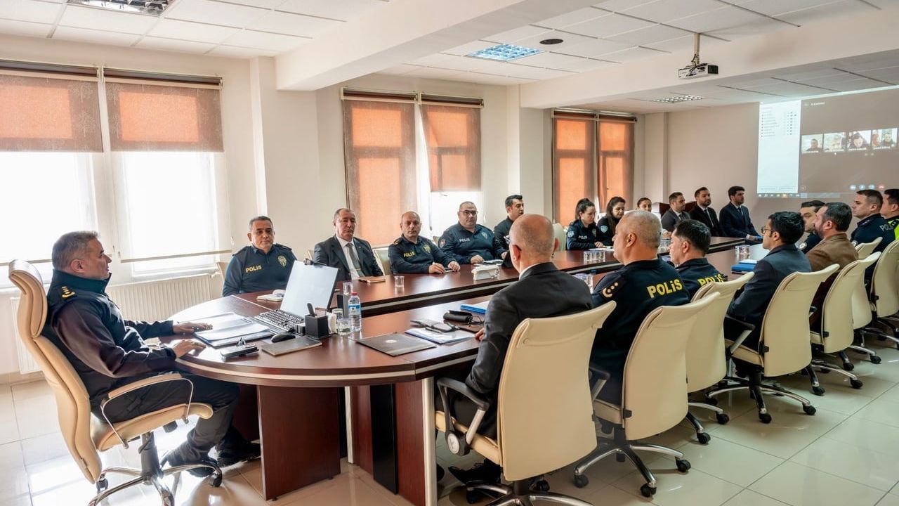 Bilecik'te yılbaşı önlemleri: Emniyette güvenlik masası kuruldu